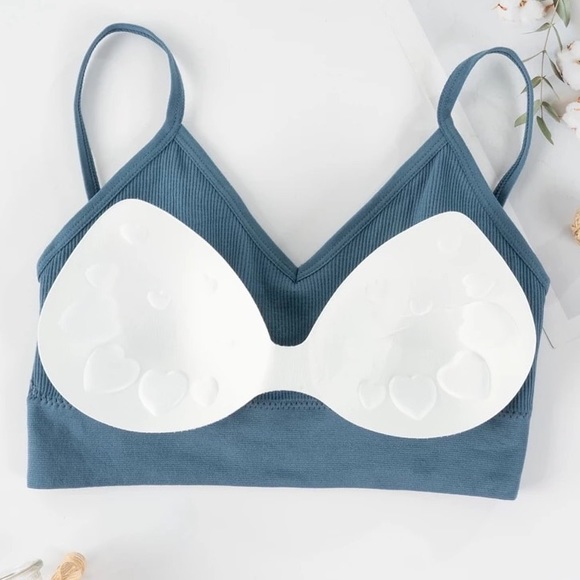 2-Piece Sport Bra Set - Picture 4 of 5